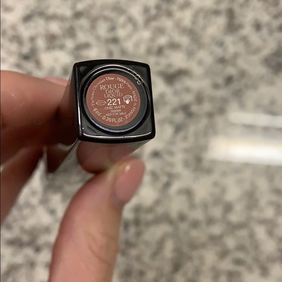 dior chic matte 221